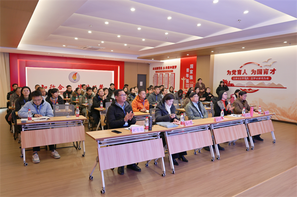 广西工业技师学院与广西图书发行学校联合举办的职业院校心理辅导专项能力培训班