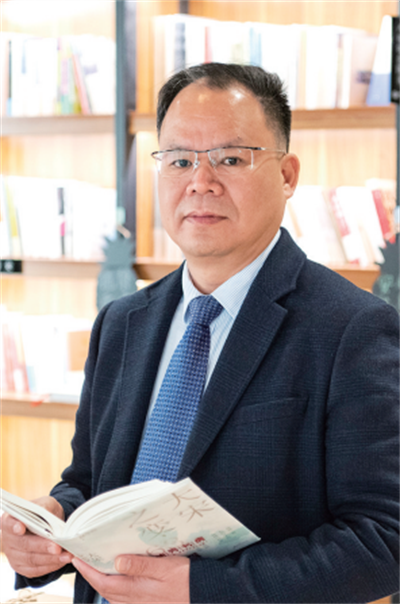 黄轩庄：从边陲地区出发，走国际化道路