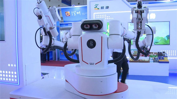 第20届中国—东盟博览会开展，45个国家和地区近2000家参展企业产品集中亮相