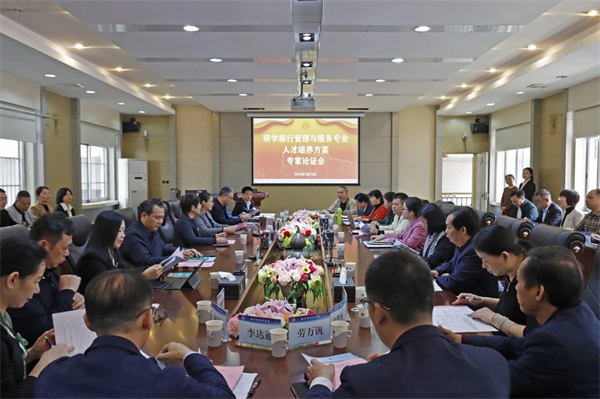 合作谱新篇，双赢共发展——广西科学技术出版社一行赴钦州开展业务交流