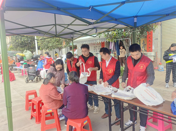 武宣以“四进四强”举措推进“扫黄打非”宣传工作