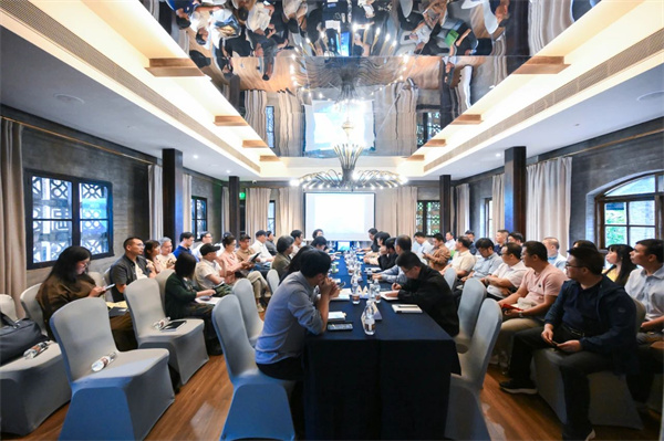 全国文学名刊名编与广西作家共话“传承与创新”