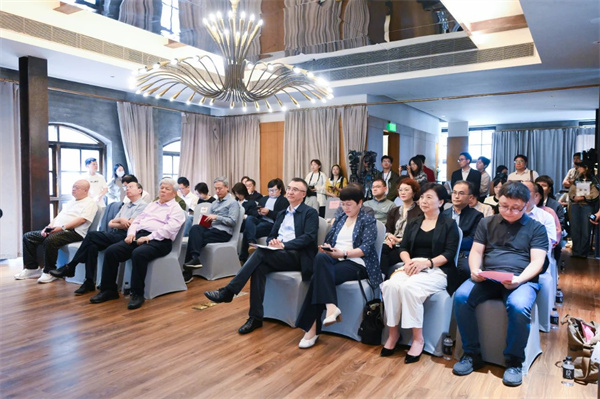 聂震宁、马国仓、欧阳黔森、汤素兰等名家共话AI时代文学创作出版新可能