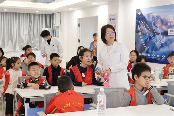 玉林市、那坡县新华书店开展主题研学实践活动