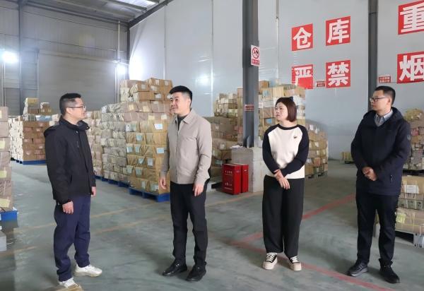 为开学季护航丨广西各地新华书店全力保障“课前到书”