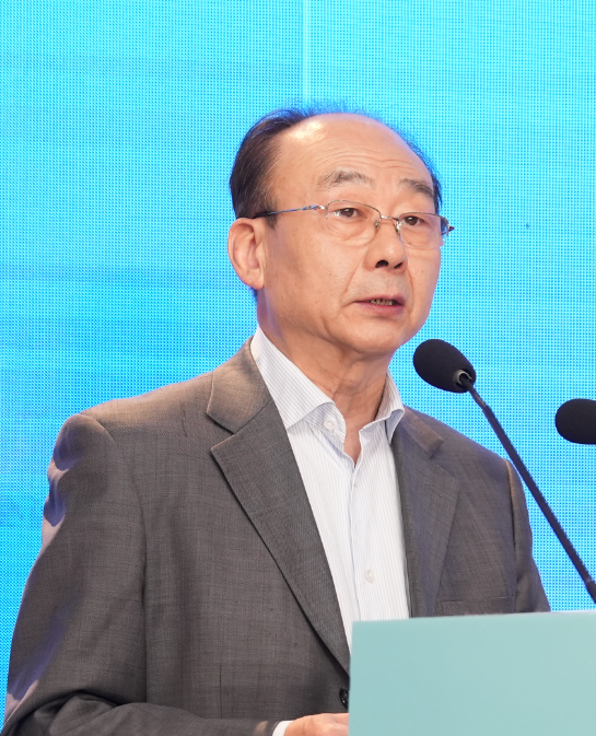 中国书刊发行业协会理事长艾立民：站在“三期”交汇点 培育壮大新动能