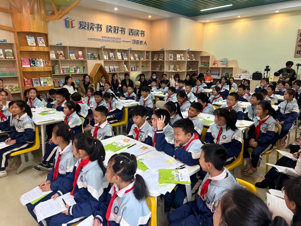 广西首家桂阅智享书屋(1).jpg