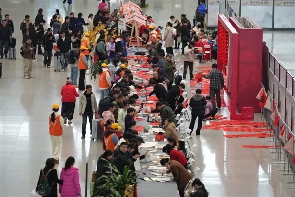 书香暖归途 悦读迎新春——广西14个高铁站开展主题阅读推广活动