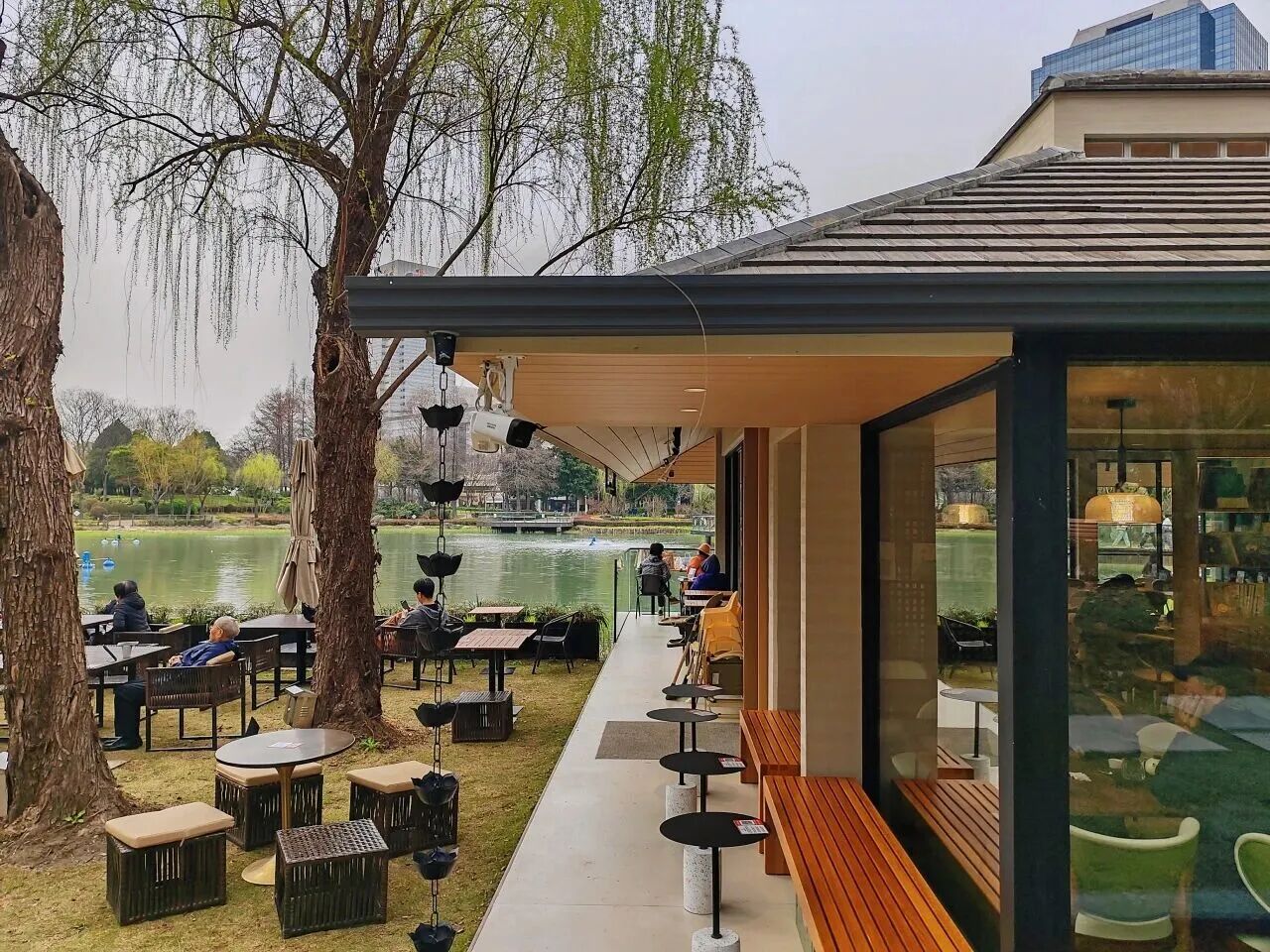 大隐书局上海新虹桥中心公园店  图源：上海长宁公众号4.jpg